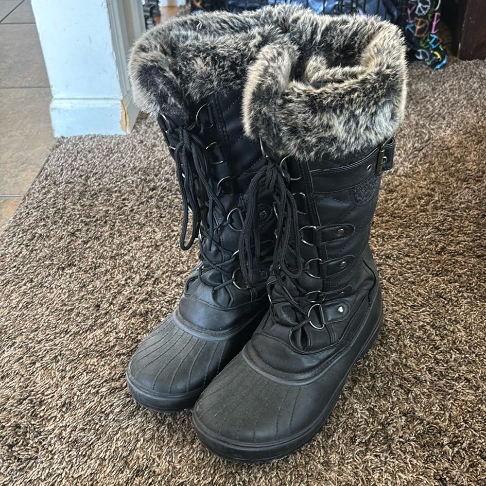 Women’s snow boots